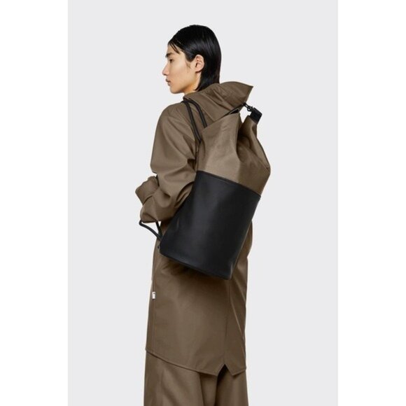 NWT Rains Bucket Sling Mini Bag OS Wood Black Roll Top Backpack Waterproof - Picture 1 of 15